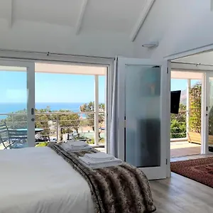 Bright Camps Bay Loft With Stunning Views And Shared Pool Apartment Kapstadt